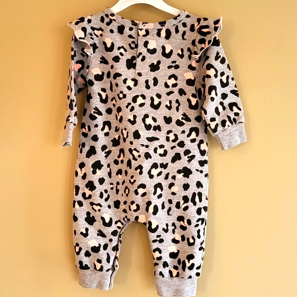 Cheetah print one piece footless romper/footie with heart detail - Picture 2 of 5